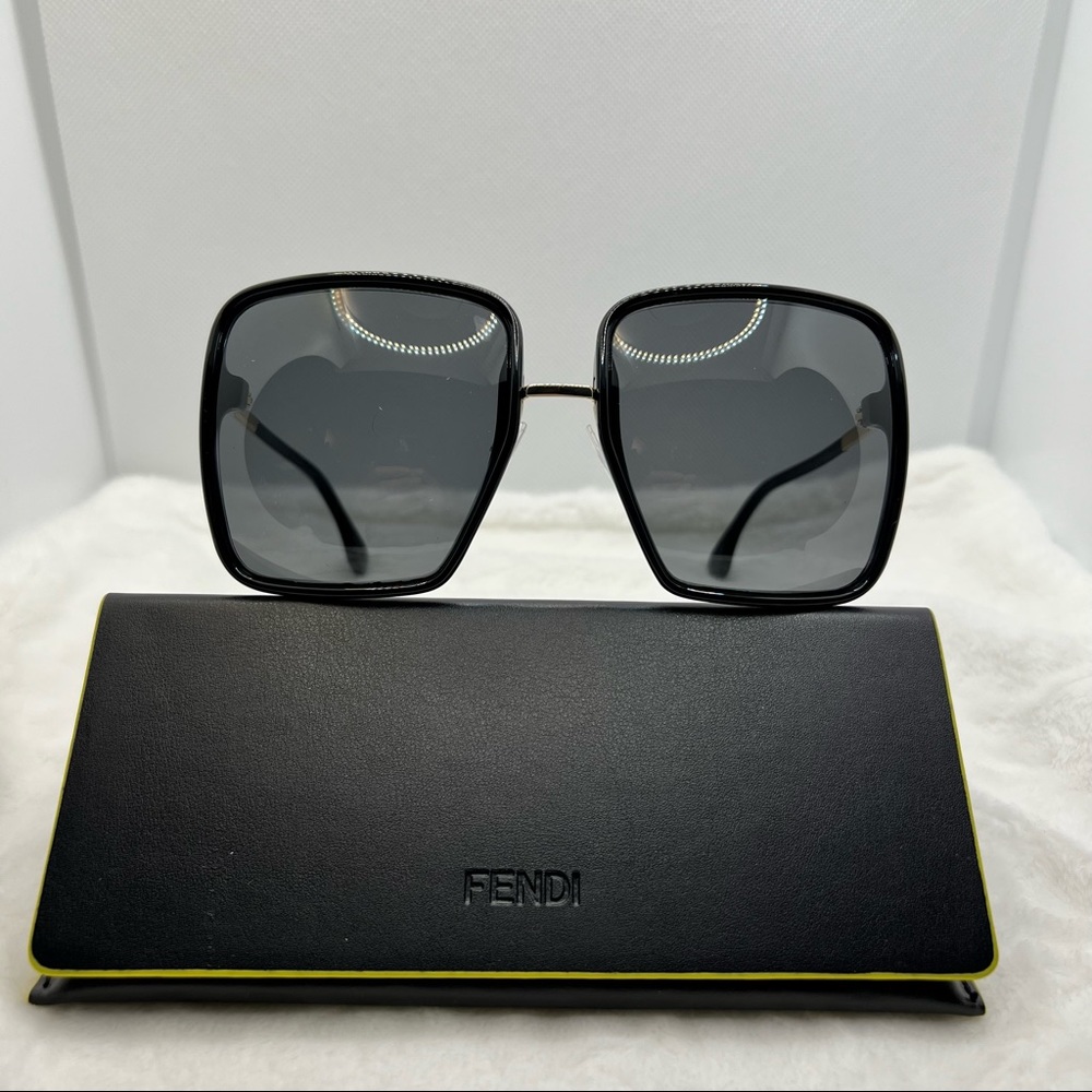 NWT Authentic Fendi Oversized Square Sunglasses Black